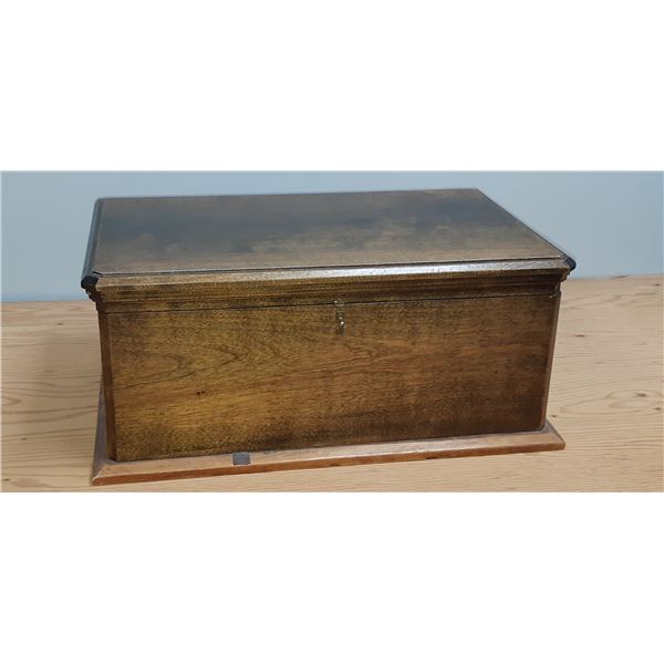 ANTIQUE HANDMADE WOOD CHEST 21" X 13.5" X 9.5" SOME DAMAGE