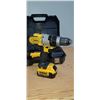 Image 3 : DEWALT 20V MAX DRILL WITH CASE CHARGER, 2 BATTERIES & HANDLE