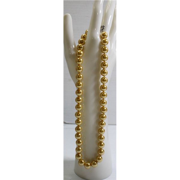 #290-SEA SHELL PEARL NECKLACE 16 /10mm