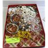 Image 1 : TRAY FULL OF AMBER CLEO JEWELRY