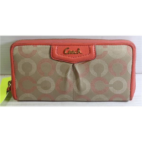 LADIES COACH WALLET