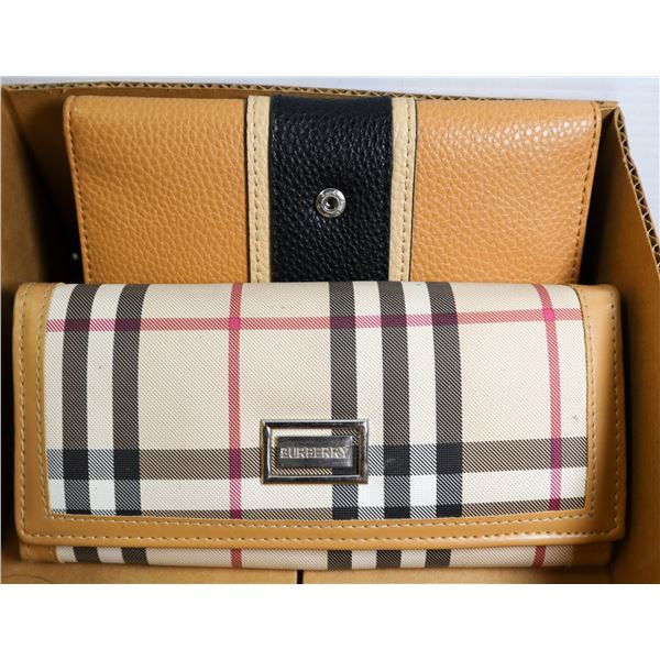 BOX WITH REPLICA BURBERRY AND GUESS WALLETS