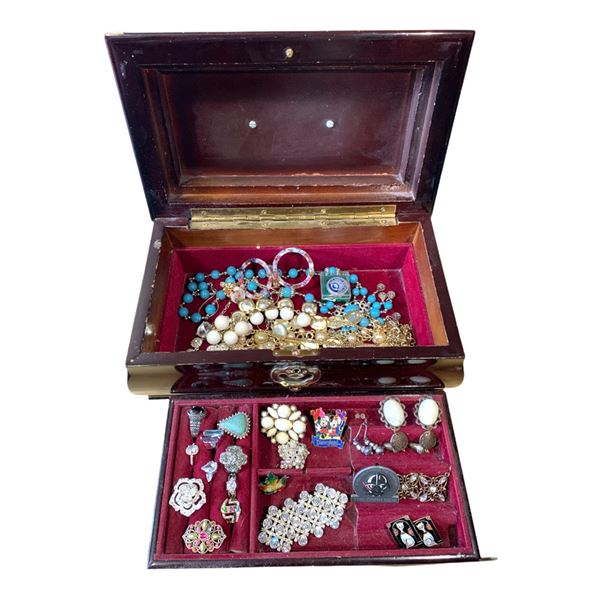 JEWLLERY BOX WITH CONTENTS