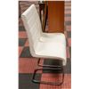 Image 2 : PAIR OF WHITE DINING ROOM CHAIRS