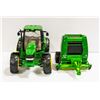Image 2 : JOHN DEERE TRACTOR W/ 854 ROUND BALER