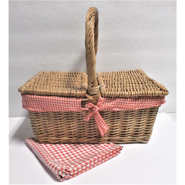 Picnic Basket with Matching Gingham Table Cloth