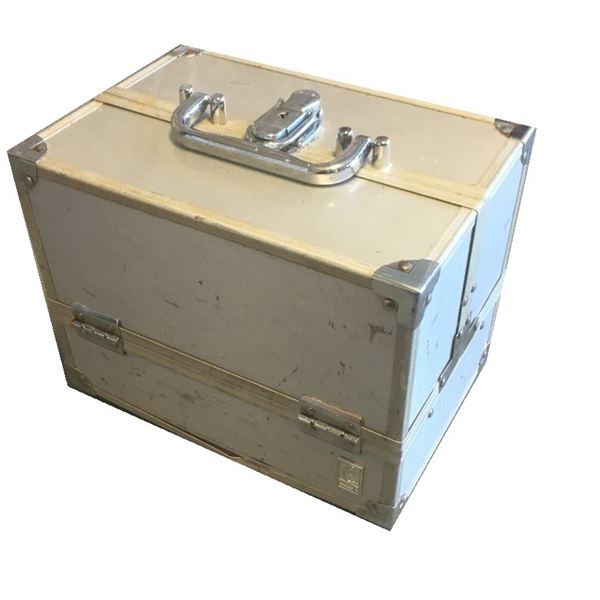 Tool Box/Case with Contents  DIMENSIONS 6.5" x 9.5" x 7"(height)