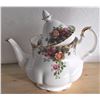 Image 4 : Royal Albert 1962 Old Country Roses Tea Pot