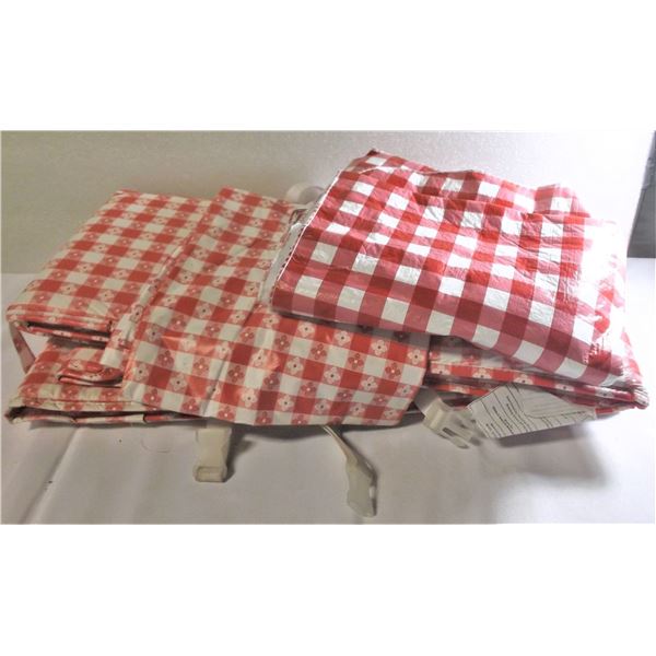 Gingham Picnic Table Set - Table Cloth and Bench Pads