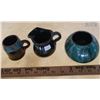 Image 1 : Blue Mountain Pottery 2 Creamers + Bowl