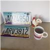 Image 1 : Who Farted lobster mug, rooster salt shaker, and 2 Arizona license plates