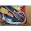 Image 4 : Box of Zippers
