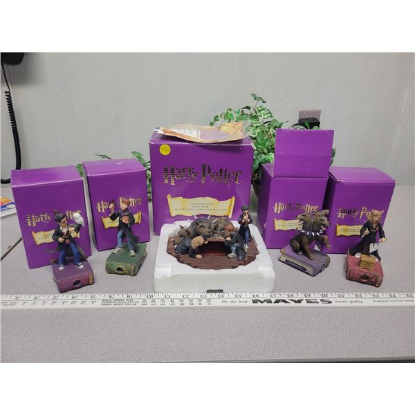5 Harry Potter collectible figurines & decorative plant