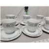 Image 3 : 8 teacups & saucers & creamer; porcelain, Japan