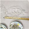 Image 4 : 5 pieces, 3 Currier and Ives plates with two glass/crystal candy dishes