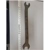 Image 2 : XL antique wrench