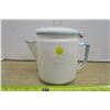 Image 5 : White and Blue Trim Enamel Coffee-Pot And Aluminum Coffee Pot With Red Wood Handle