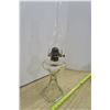 Image 2 : Older Clear Glass Oil Lamp and Shade