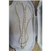 Image 4 : Seed pearl necklace in scalloped box