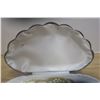 Image 3 : Faux pearl necklaces (2) in scalloped box