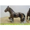 Image 2 : Lot of horses, two Belgian & Breyer quarterhorse