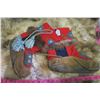 Image 3 : 451. Pair of mukluks, beaded leather, felt and fur, 11” heel to toe