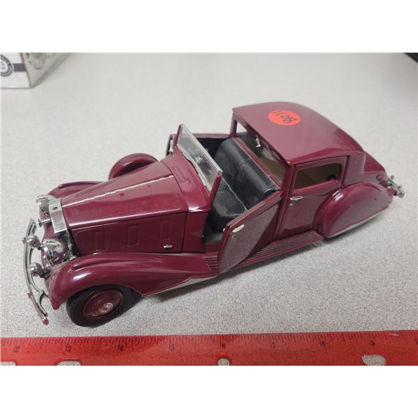 1/24 scale die cast 1938 Rolls Royce car