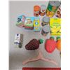 Image 2 : Bag of vintage toy condiments
