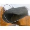 Image 4 : Coal Pail + Shovel