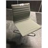 Image 2 : HERMAN MILLER EAMES GREY SIDE SWIVEL CHAIR