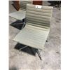 Image 2 : HERMAN MILLER EAMES GREY SIDE SWIVEL CHAIR