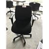 Image 2 : KEILHAUER RESPONSE BLACK MID BACK EXECUTIVE CHAIR