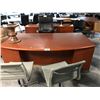 Image 2 : SMED CHERRY 6.5' BOW FRONT EXECUTIVE DESK WITH MATCHING CREDENZA