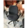 Image 2 : BLACK FULLY ADJUSTABLE MID BACK TASK CHAIR