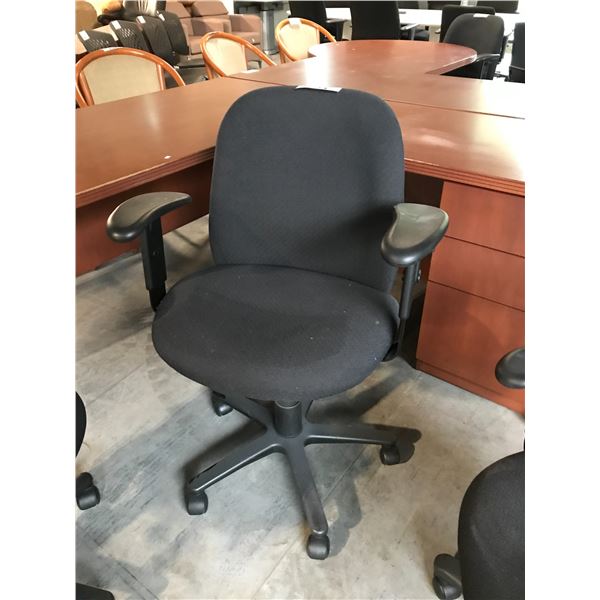 BLACK FULLY ADJUSTABLE MID BACK TASK CHAIR