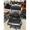 Image 2 : KEILHAUER DANFORTH BLACK LEATHER HI-BACK EXECUTIVE CHAIR