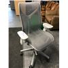 Image 2 : HERMAN MILLER COSM SILVER GREY MID-BACK TASK CHAIR - PNEUMATIC MECHANISM NEEDS REPLACEMENT