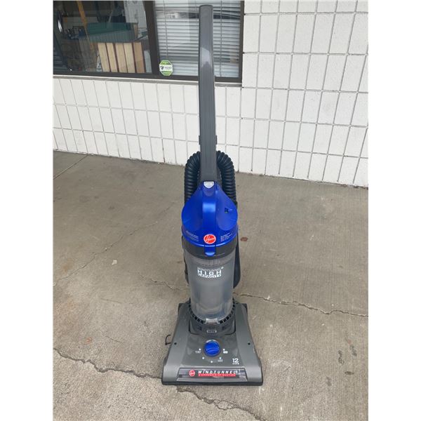 Hoover wind tunnel vacuum