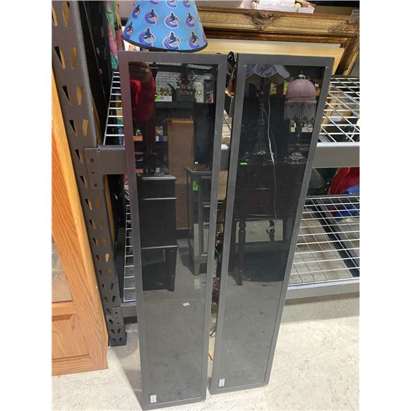 Two 4 foot shelving