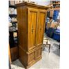 Image 1 : Singer cabinet Modle 380 space saver
