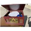 Image 2 : Sylvania radio record player