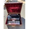 Image 1 : Accordian