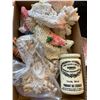 Image 1 : Dolies, shells and jar