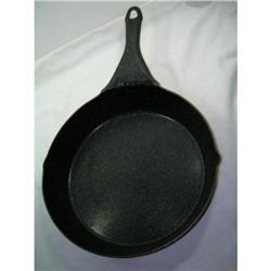 VINTAGE 9" BLACK ENAMEL GRANITEWARE SKILLET  #2185001