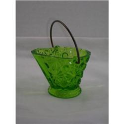 EAPG GREEN DAISY & BUTTON COAL SKUTTLE TOOTH #2185003