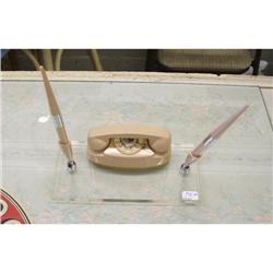 PRINCESS PHONE DESK SET ON LUCITE WITH #2185226