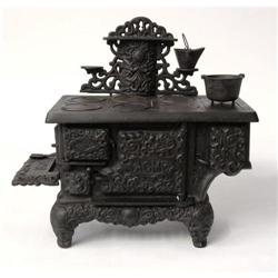 Mini Acme Cast Iron Toy Salesman Stove #2214709