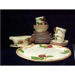 Franciscan Apple Service for Four 26 Piece Set #2228489