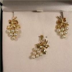 14ct Gold, Pearl Grape Earrings and Pendant. #2225520