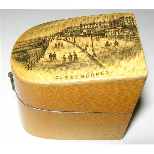 Antique Mauchline Ware Thimble Box 2226000